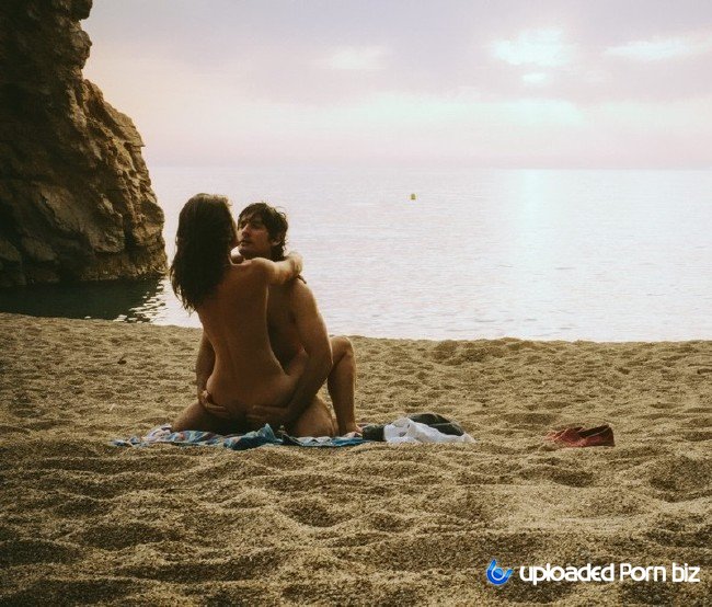 Julia Roca Romantic Sex On The Beach FullHD 1080p
