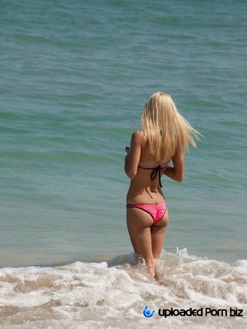 Uma Jolie Pickup Blonde Girl On The Beach SD 480p