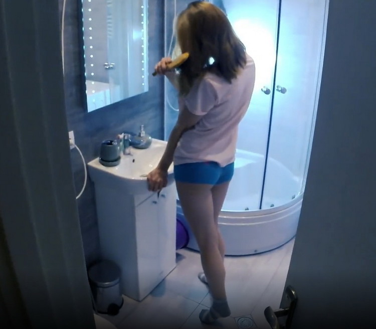 Semulv Sex In Bathroom With StepSis FullHD 1080p