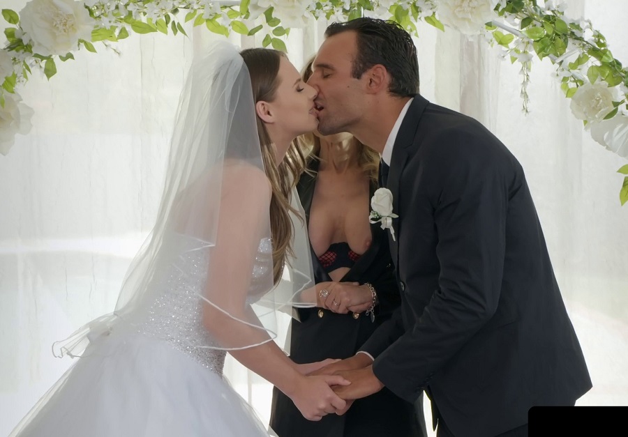 Jillian Janson, Nina Hartley StepMom Help With First Wedding Sex FullHD 1080p