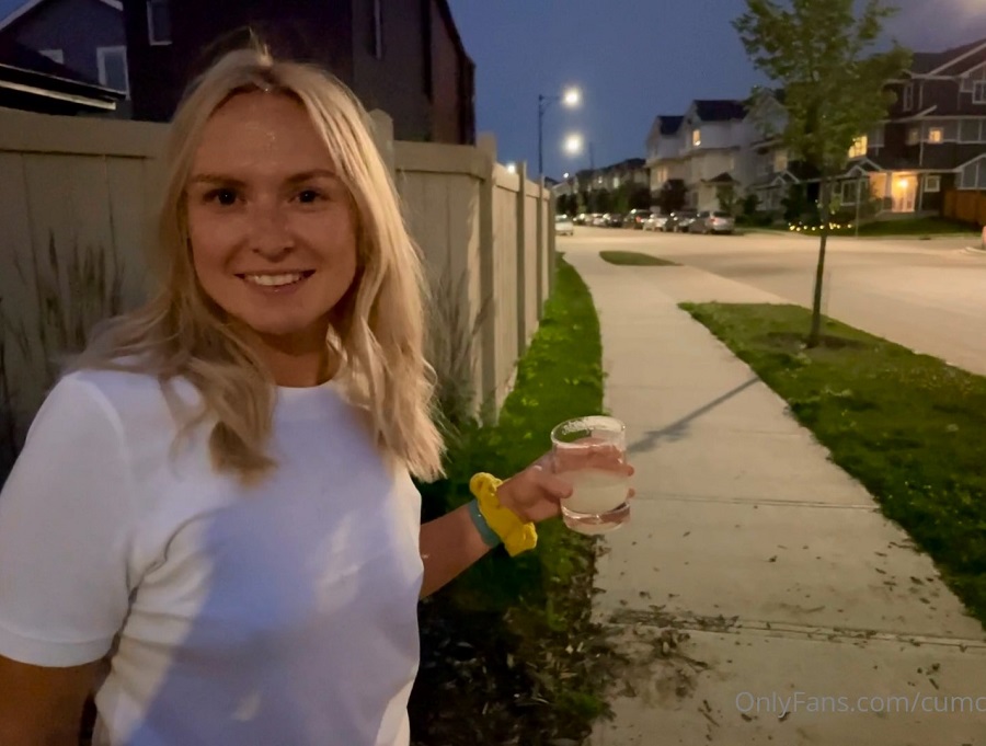Cumcoveredbunny Walking Down The Street in the Evening With Cum On Her Face FullHD 1080p