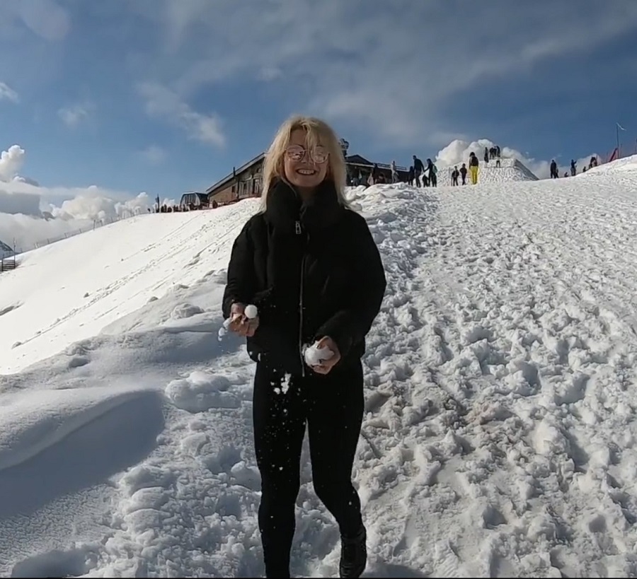 LittleMaryLollipop Blowjob Teen In A Public Ski Resort FullHD 1080p