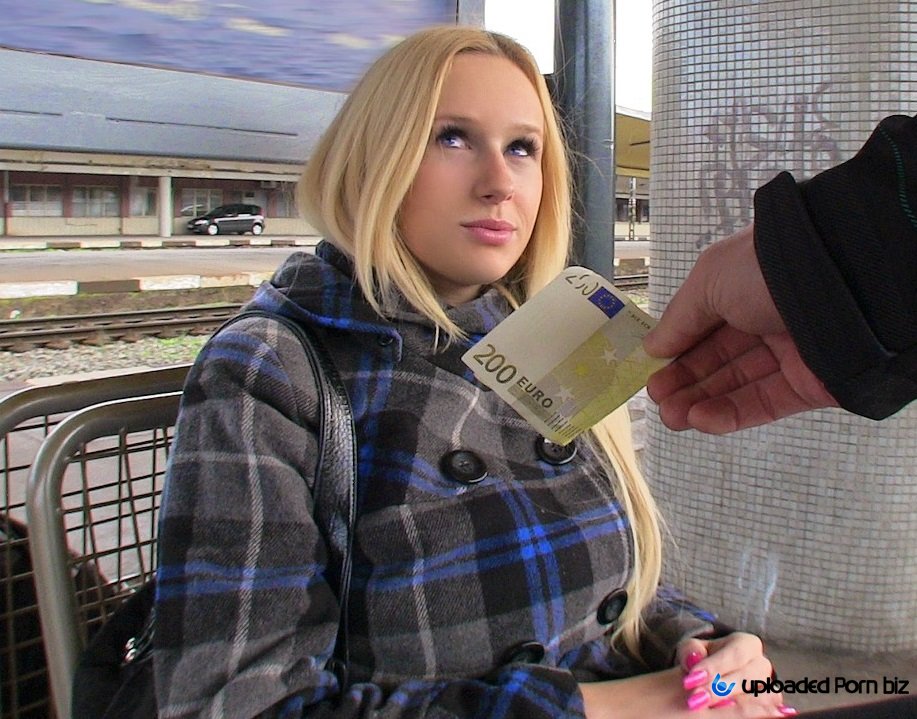 Angel Wicky Pickup Hot Girl On Railway Station And Fuck In The Train FullHD 1080p