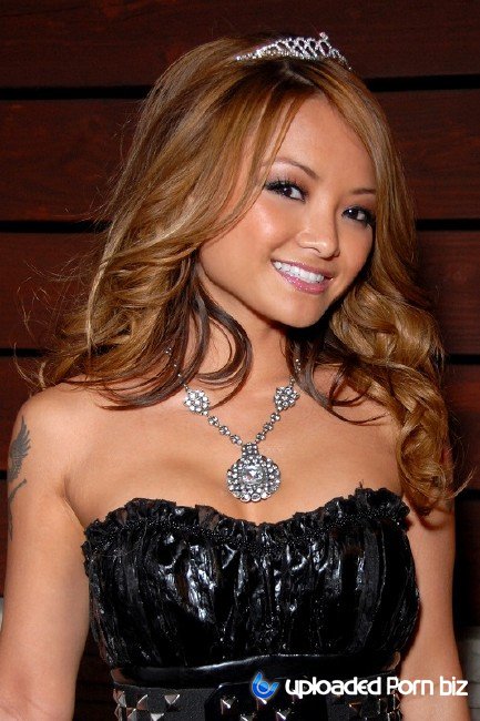 Tila Tequila Backdoored and Squirt SD 396p