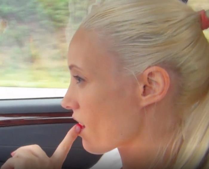 Laura Paradise Blowjob In The Car FullHD 1080p