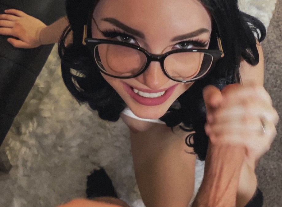 Faye Valentine Cutie Girl In Glasses Anal Creampie FullHD 1080p