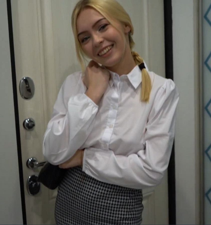 LIs Evans Blonde Schoolgirl Go To Teacher For Sex FullHD 1080p