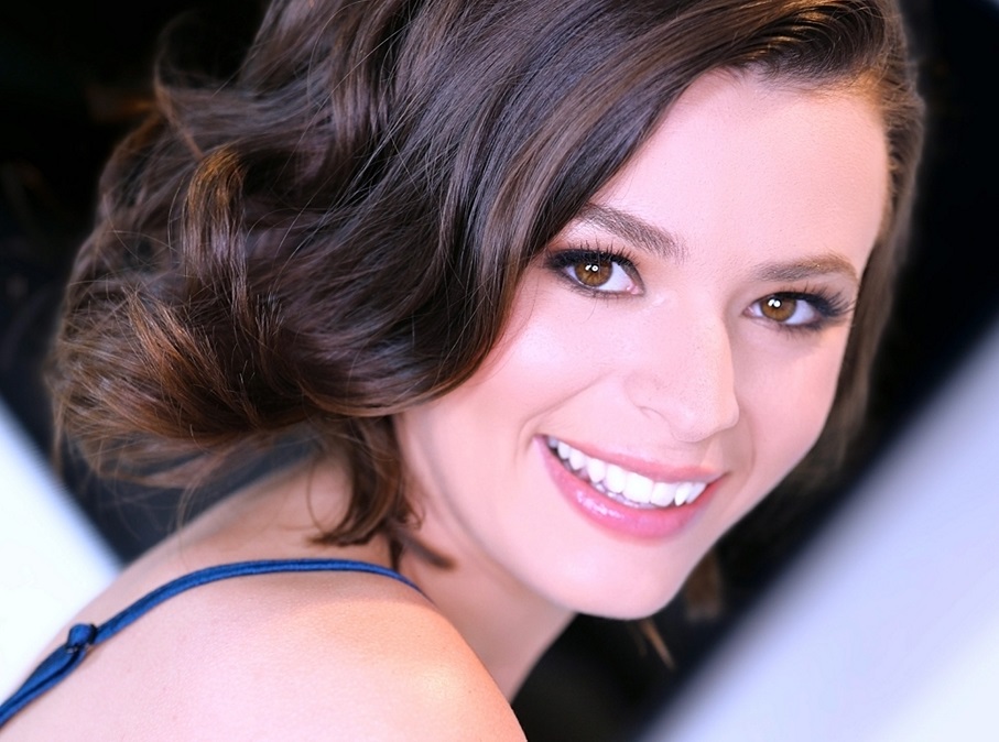 Dharma Jones Sexy Brunette Swallow FullHD 1080p