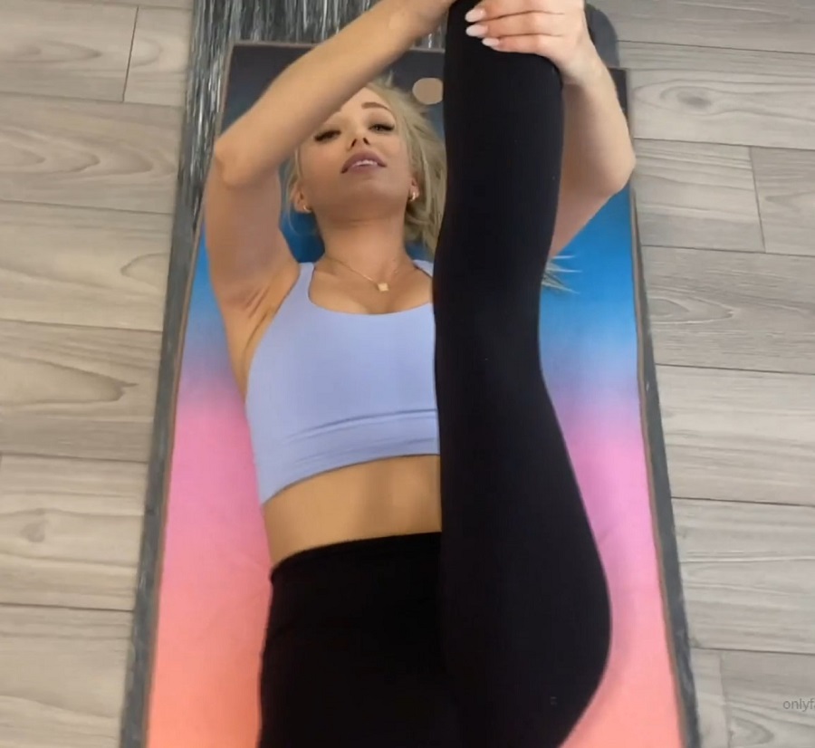 Gwen Gwiz Best Yoga Teacher Sex FullHD 1080p