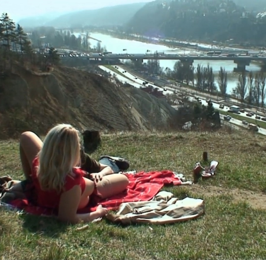 Amateur Enjoying the Mountain View and Sex in Same Time FullHD 1080p