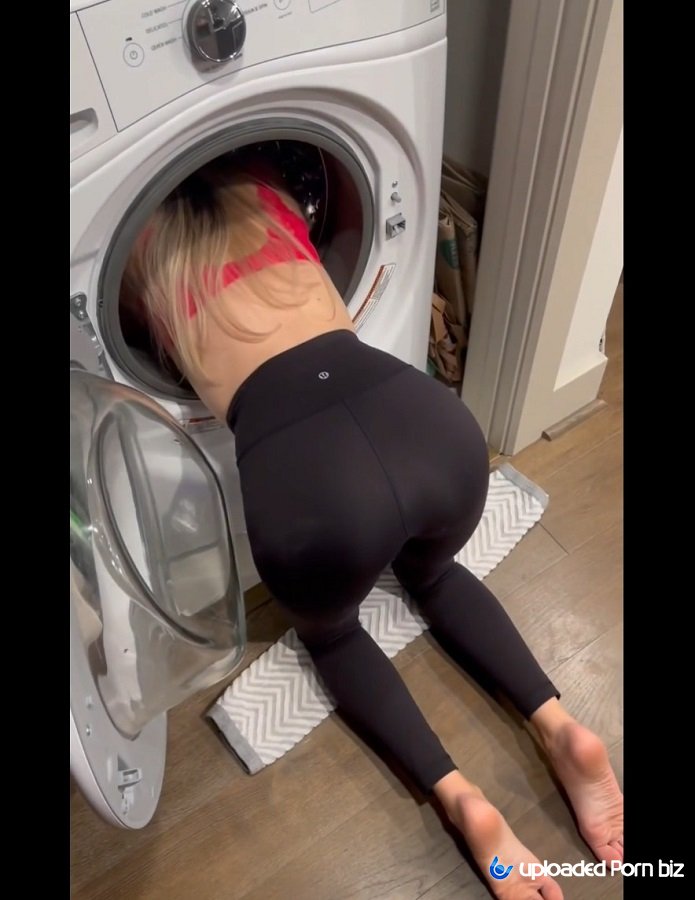 SmackMyCupcake Stuck in Washing Machine And Fucked With Creampie FullHD 1920p