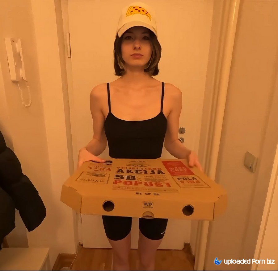 Cutie Kim Sexy Delivery Pizza Girl Fucked FullHD 1080p