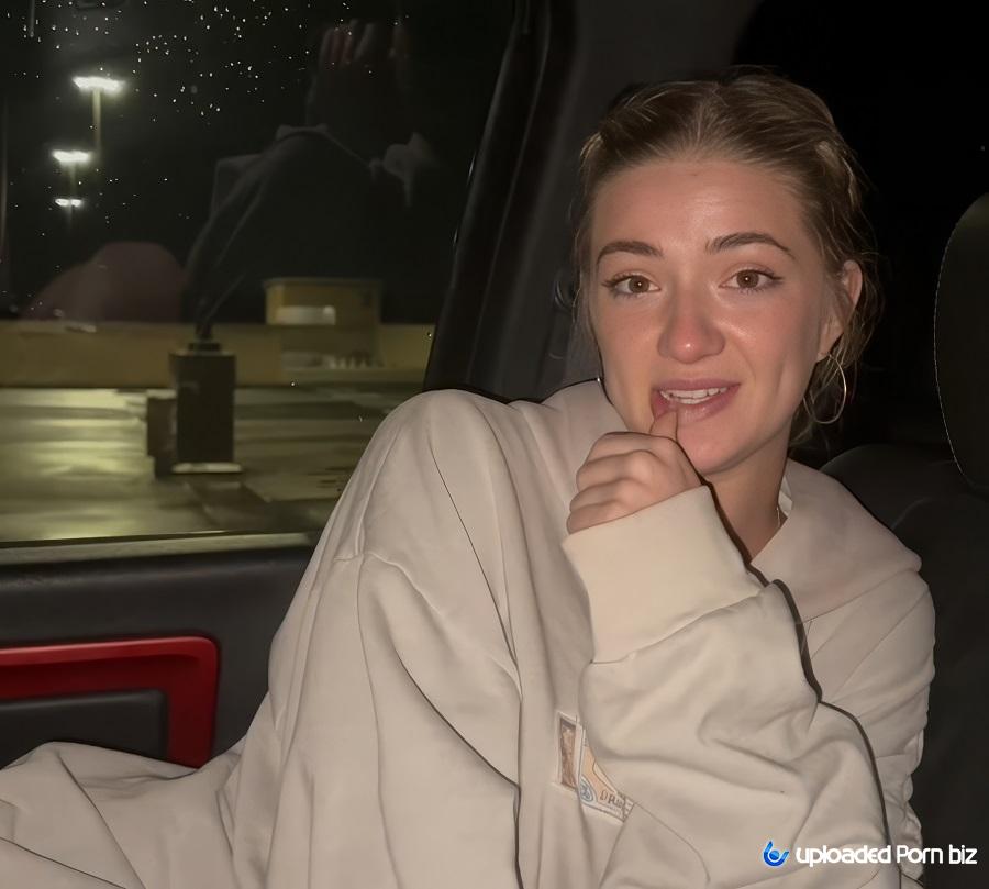 Autumn Ren POV Blowjob In The Car HD 720p