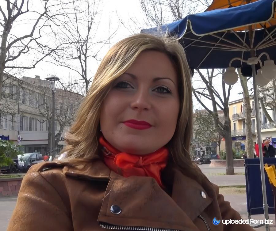 Andrea French Woman With Red Lips Pickup And Fuck FullHD 1080p