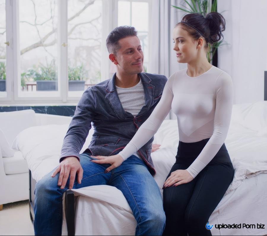 Tetti Dew Kort The Girl Really Wants To Rent Out The House HD 720p