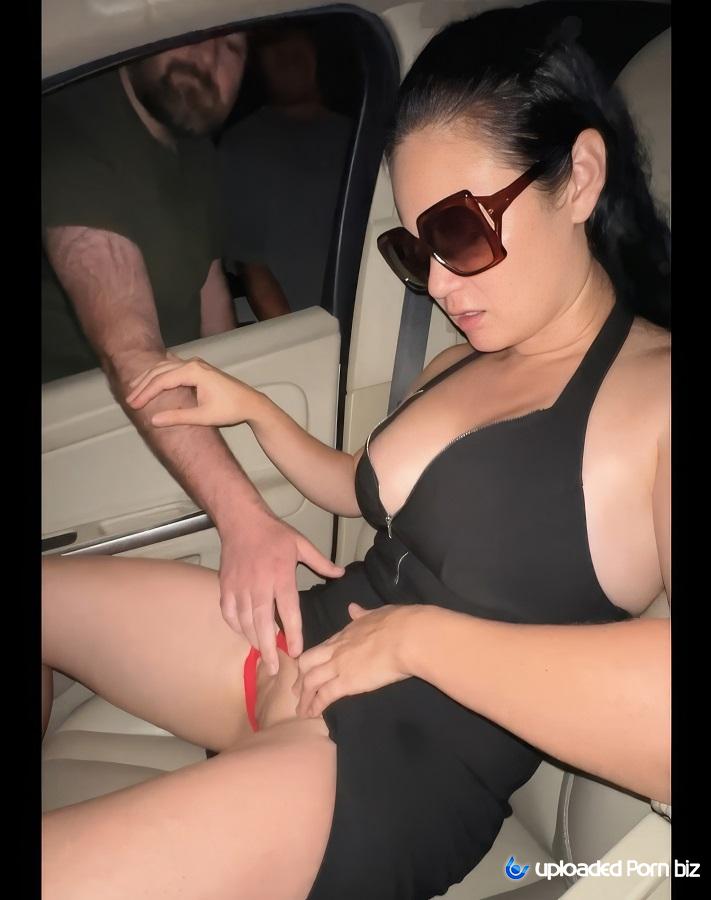 Sexysarabee Wife Gets Fucked By Strangers Near Car FullHD 1920p