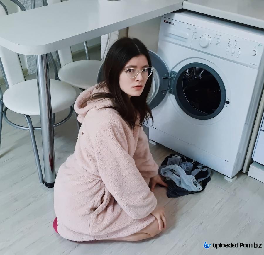 Webtolove I Want To Fuck My Girlfriend When She Gets Stuck In The Washing Machine UltraHD/4K 2160p