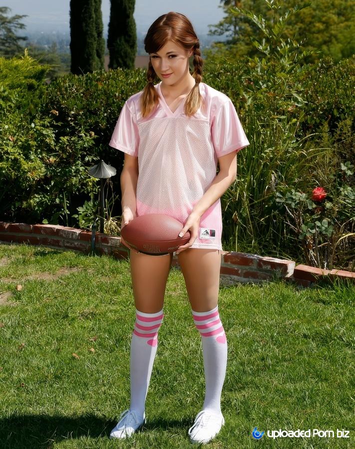 Alaina Dawson Footballer Has Sex With Young Fan Girl FullHD 1080p