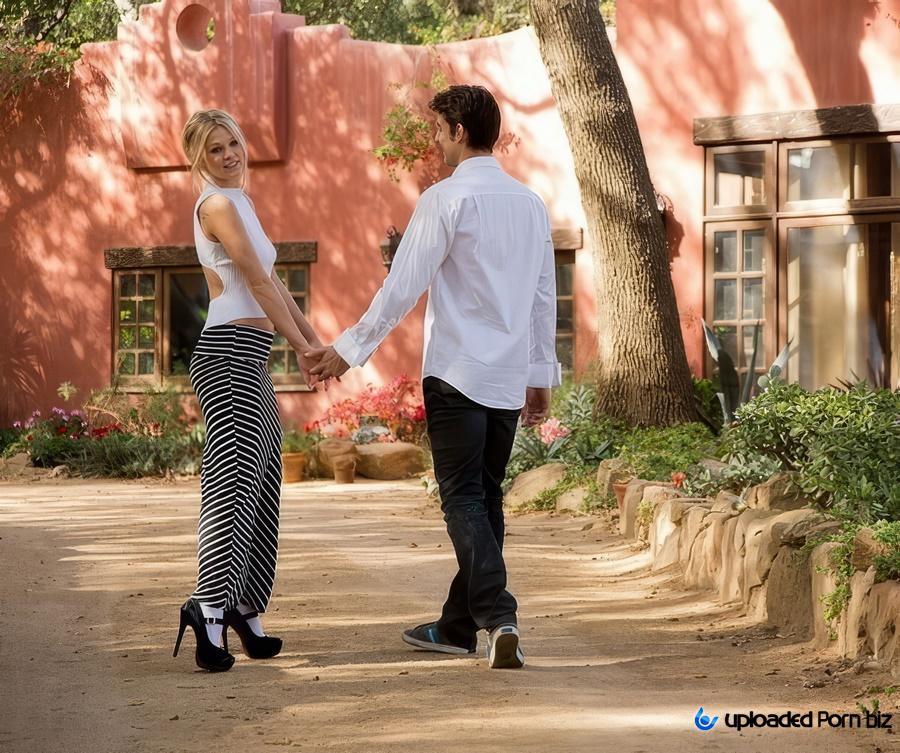 Scarlet Red Romantic Sex With Your Beloved During A Walk FullHD 1080p