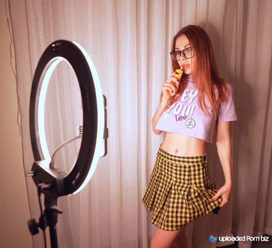 Lolly Lips A Blogger Girl Has Sex With A Subscriber FullHD 1080p