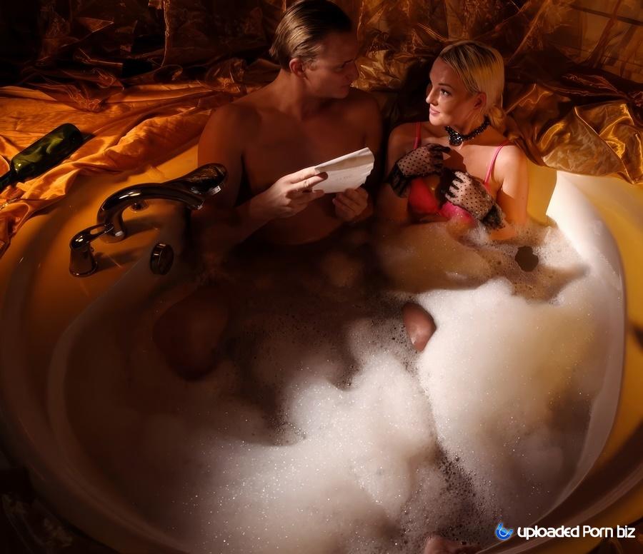 Lovita Fate Romantic Sex In Jacuzzi UltraHD/4K 2160p