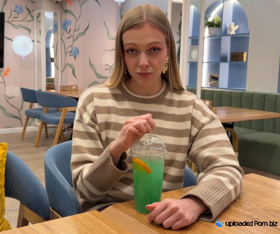 Arisha Mills A Tinder Date Ended In Sex In A Public Toilet FullHD 1080p