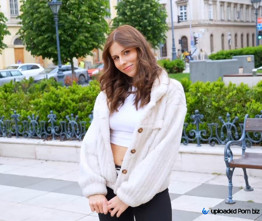 Amber Slassh The Beauty Is Filming Porn For The First Time And Is Very Nervous UltraHD/4K 2160p