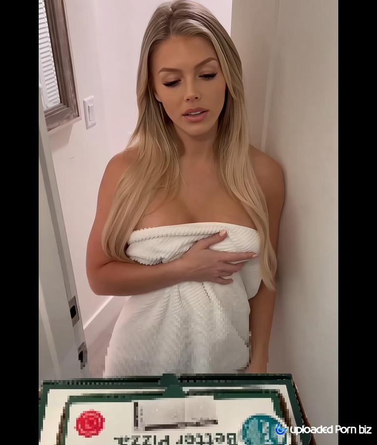 Layla Rayne Sextape With Pizza Delivery Guy FullHD 1920p