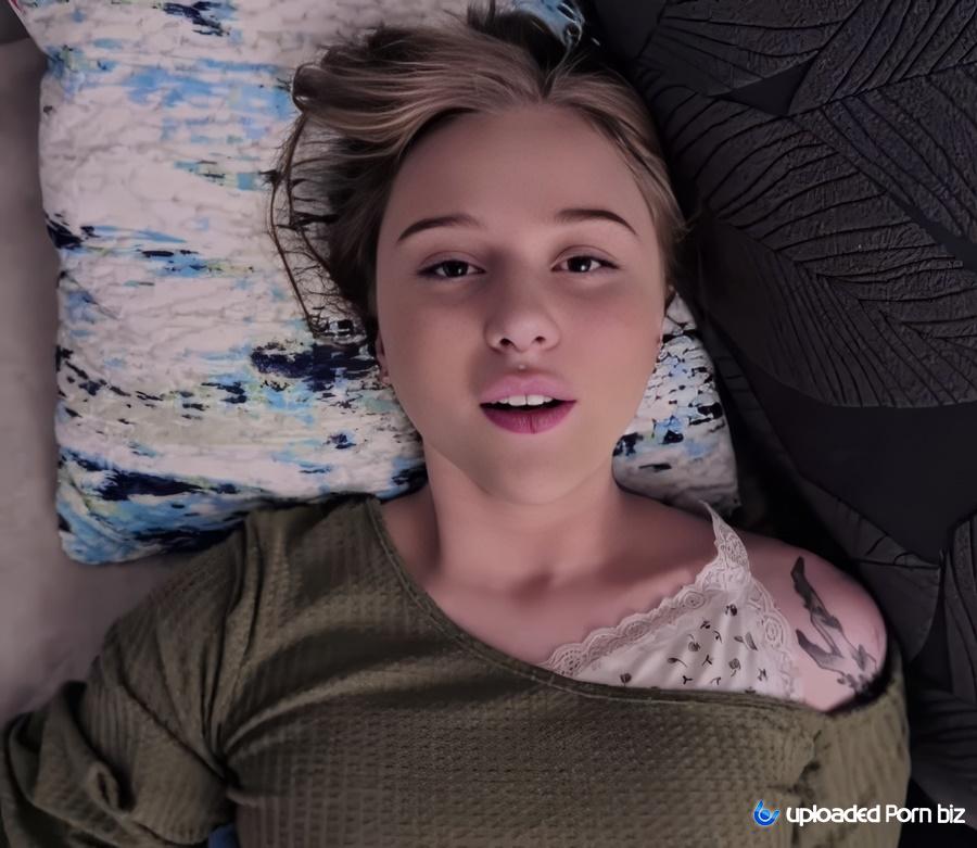 Zxlecya The Secret Of Kissing From a Step Sister FullHD 1080p