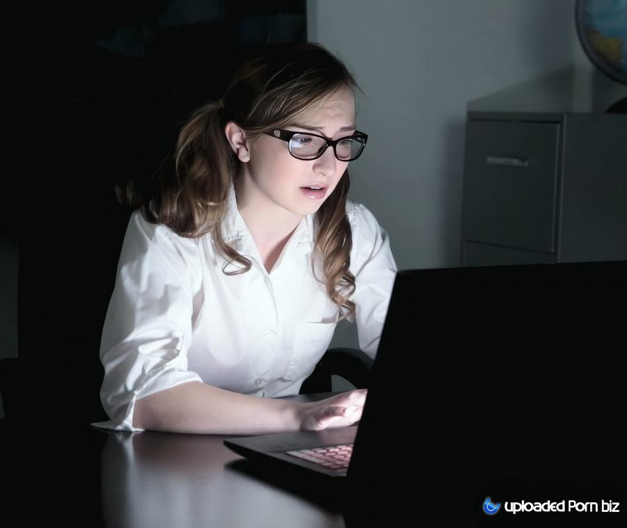 Gracie May Green A Student Hacked Into Her Teacher's Computer And Then Slept With Him FullHD 1080p