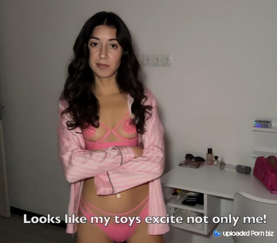 Katty West The Thief Drove The Mistress He Had Entered To Rob To Squirt FullHD 1080p