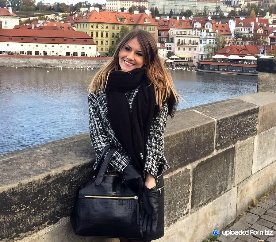 Mina Sauvage A Charming Girl Explores Prague As A Tourist And Gets Fucked Hard In A Hotel By 4 Guys FullHD 1080p