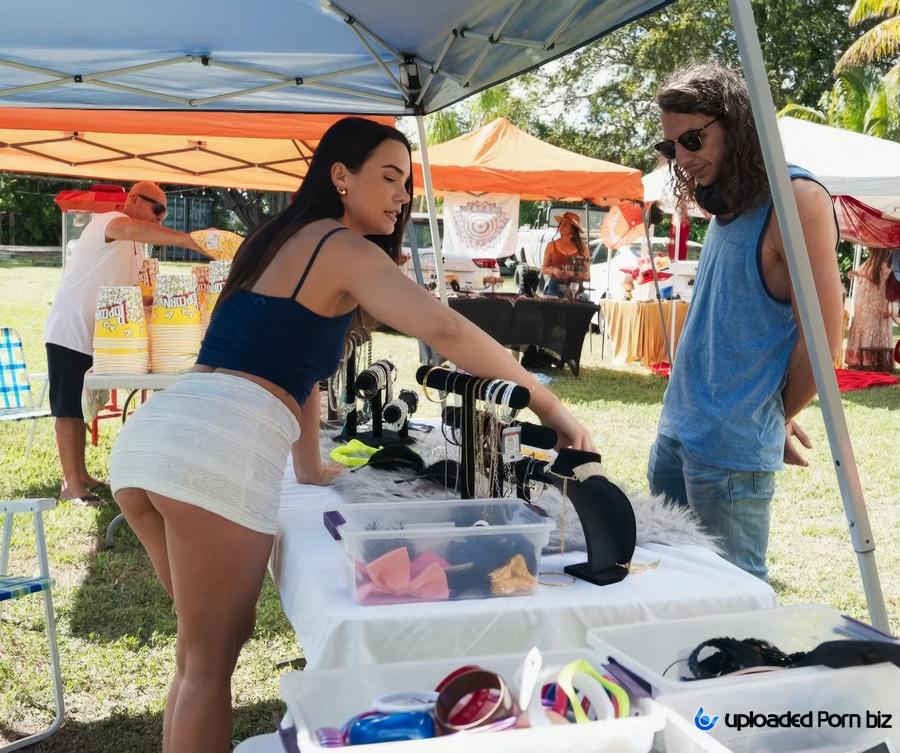 Ivy Ireland Public Fuck On Flea Market FullHD 1080p