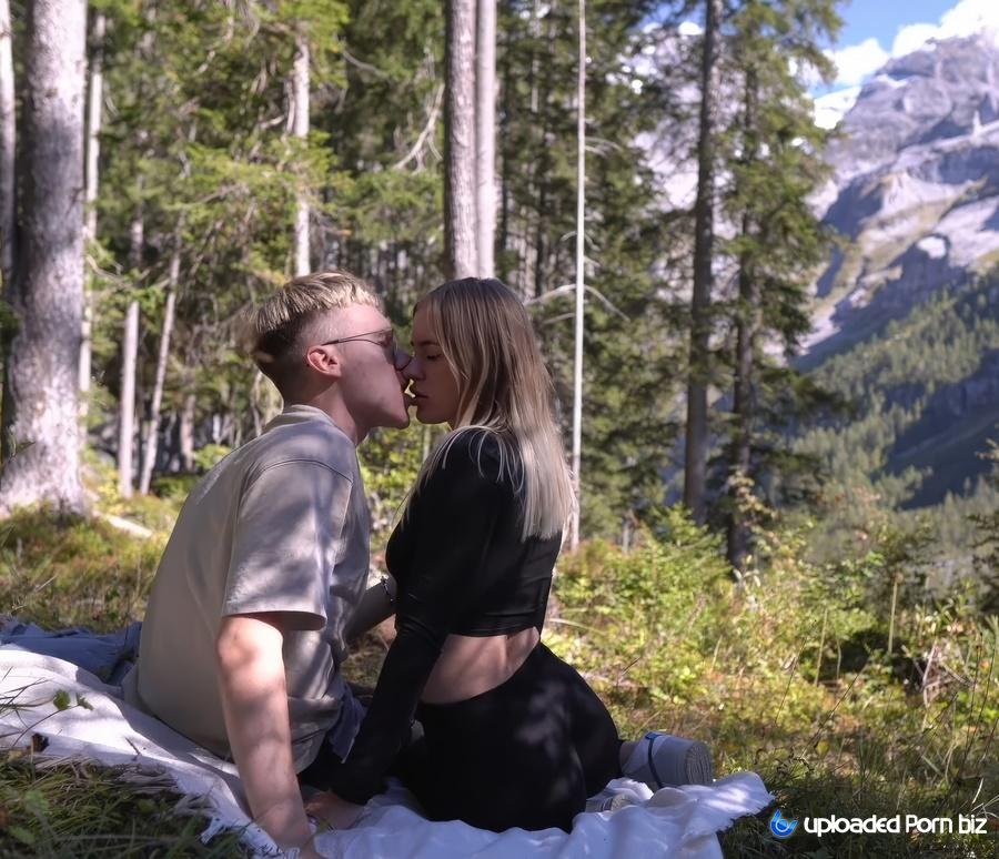Mira David Nature And Wild Fuck In Swiss Alps FullHD 1080p