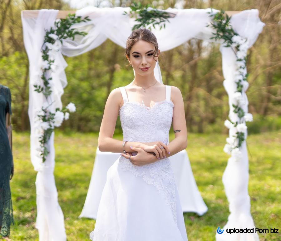Liz Ocean Slim Bride in Wedding Dress Has Passionate Sex on Her Wedding FullHD 1080p