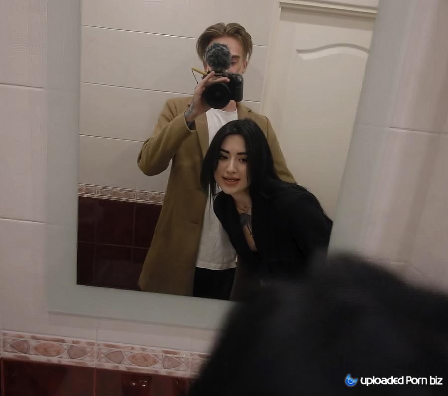 Unknown Cum In Pussy Without a Condom In a Public Toilet FullHD 1080p