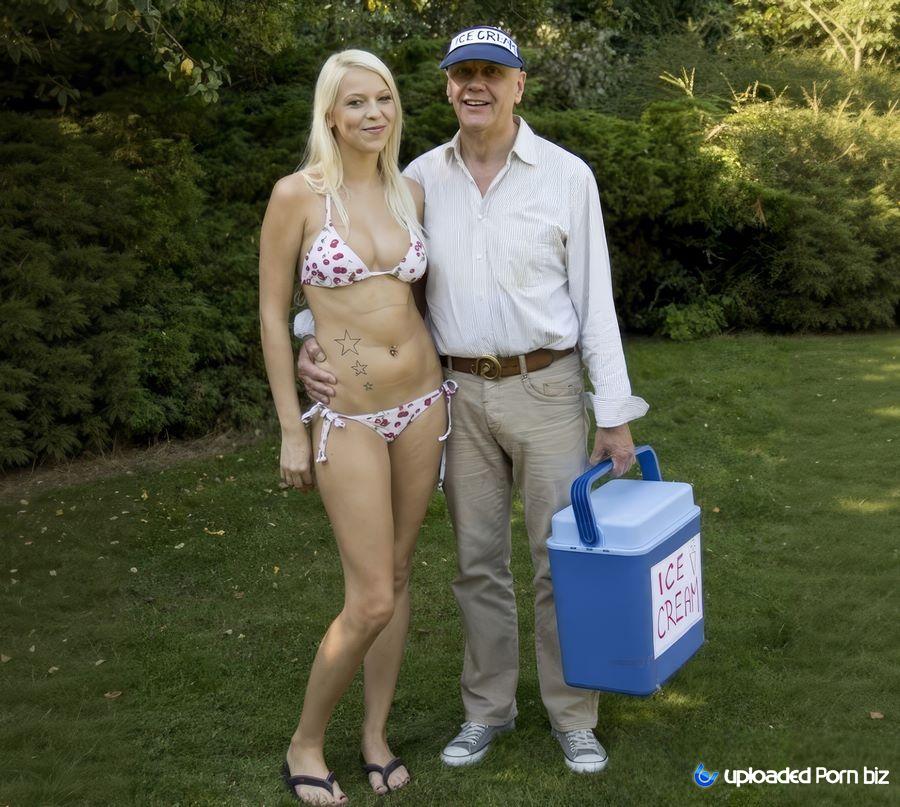 Karol Lilien A Young Girl In A Bikini Had Sex With An Old Man In A Park. HD 720p