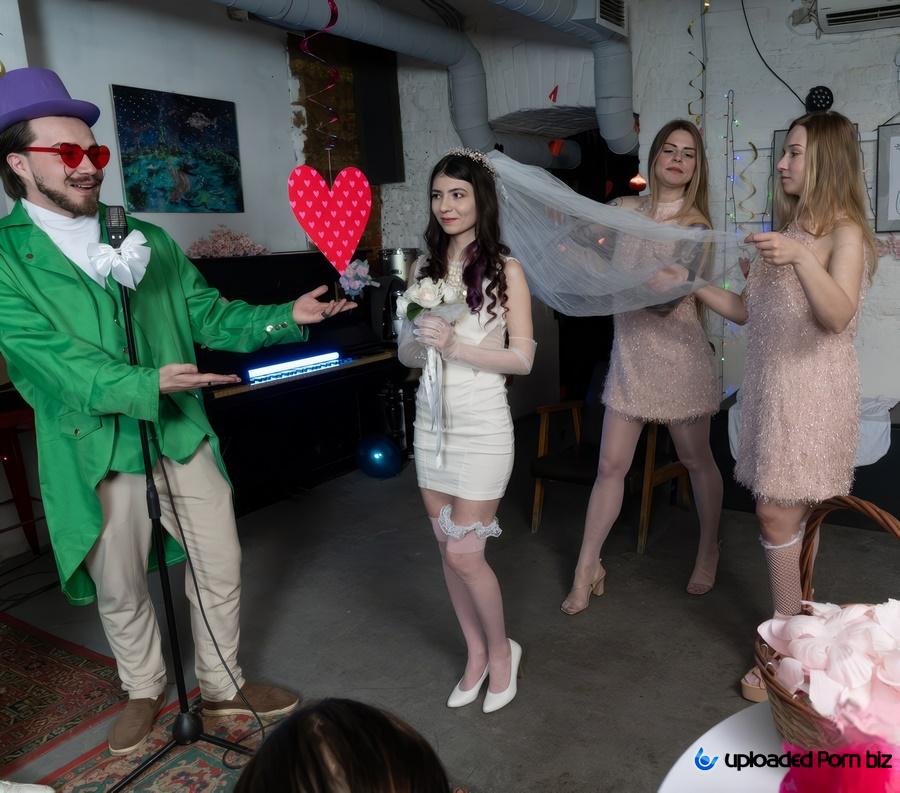 Luna Lynx Skinny Bride Group Fuck After Wedding FullHD 1080p