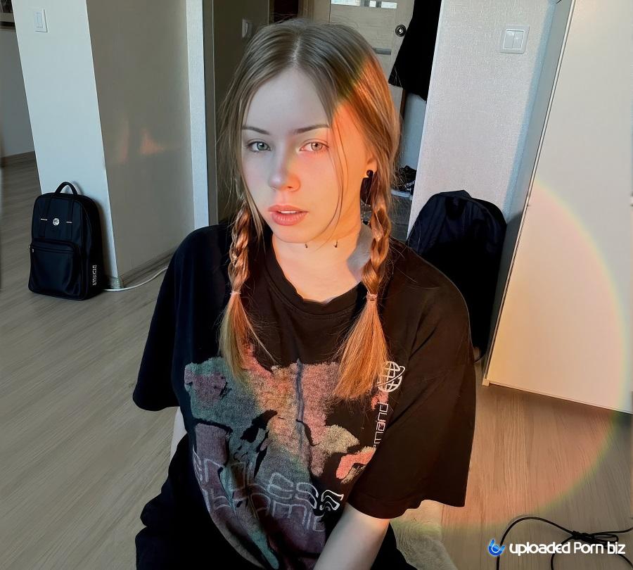Yuiwoo My Friend's Girlfriend Gave Me A Blowjob In The Forest FullHD 1080p