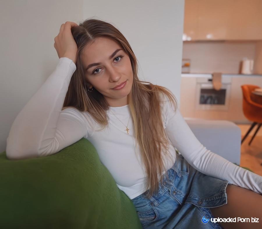 Elina Lizz She Had a Fight With Her BF And Asked Me To Stay The Night FullHD 1080p