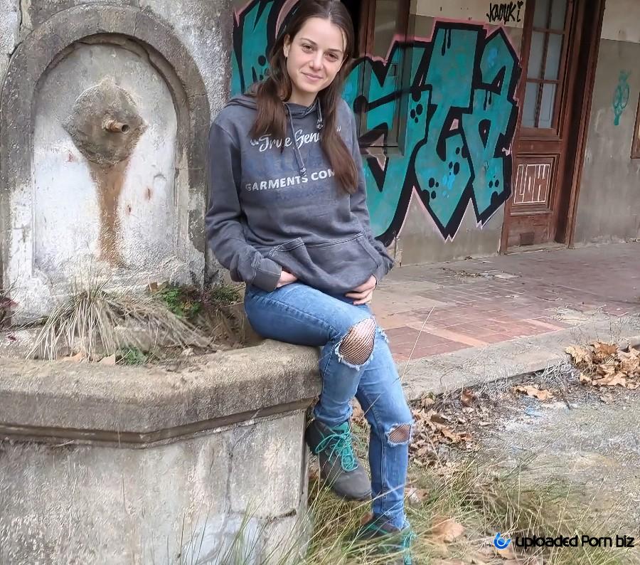 Kink LoversX Cute Girl Fucked Hard In An Abandoned Building FullHD 1080p