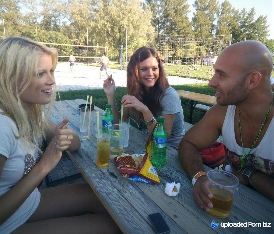 Kelly Jai, Sweet Cat Two Guys Picked Up Two Girls In The Park HD 720p