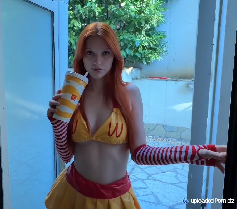 Kuporovaa Krupa Sex with a Young Fast Food Delivery Girl FullHD 1080p