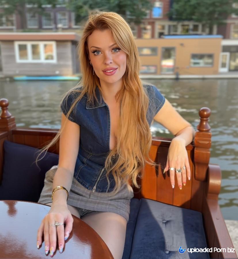 Elly Hot Sex Vacation in Amsterdam Day 2 FullHD 1920p